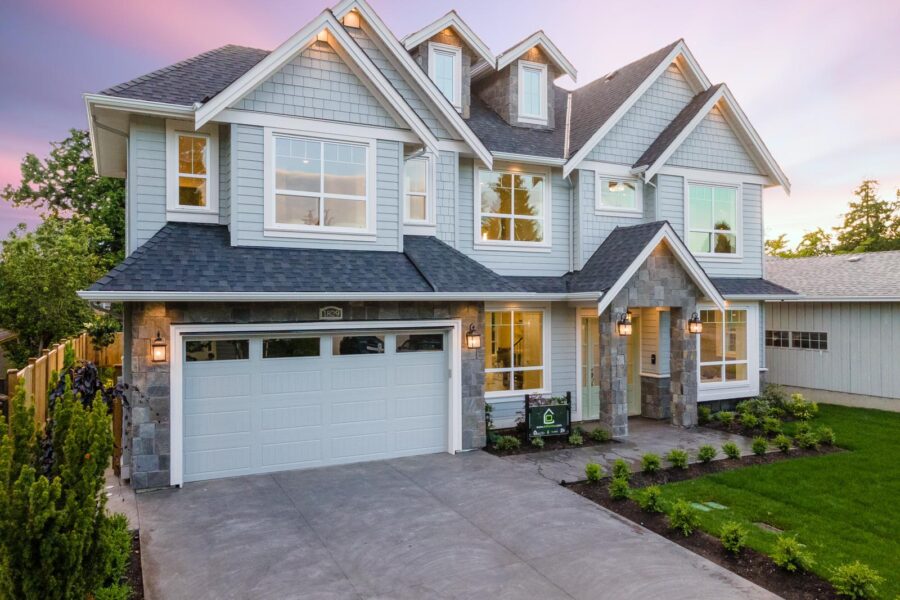 4 Bed + 4.5 Bath, Semiahmoo: 3353 ft² / Lot Size: 6052 ft²