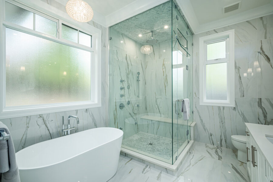 5 Bed + 5.5 Bath, West Elgin Estate: 5000 ft² / Lot Size: 14200 ft²